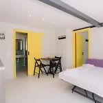 Bikini Apartamento Kariótai