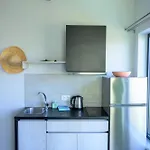 Apartment Bikini Kariotai