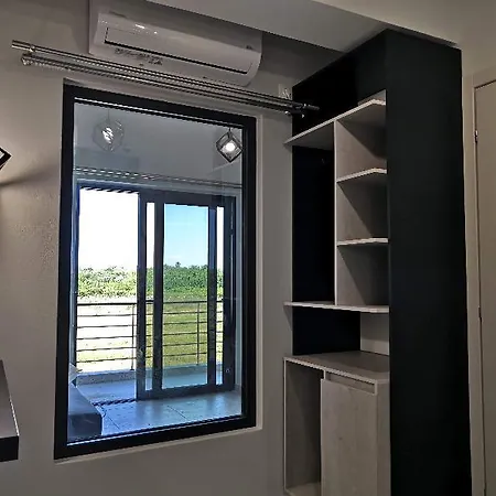 Bikini Apartment Kariótai